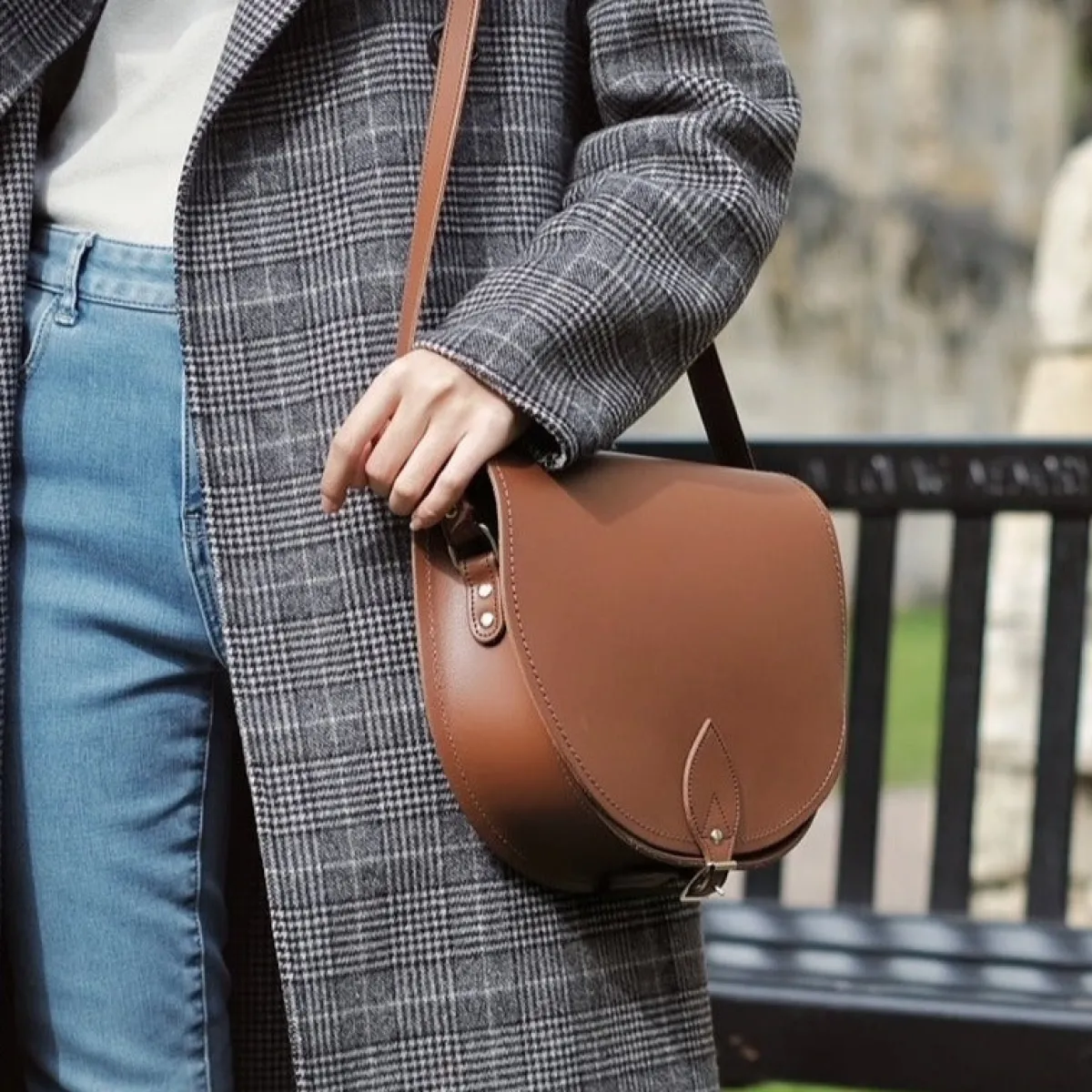 Zatchels Handmade Leather Saddle Bag - Chestnut><noscript><img width=